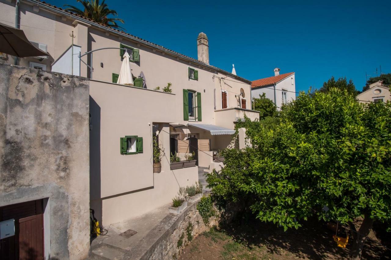Апартаменты Casa Rustica Мали-Лошинь Экстерьер фото