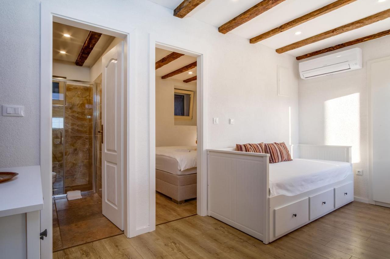 Апартаменты Casa Rustica Мали-Лошинь Экстерьер фото